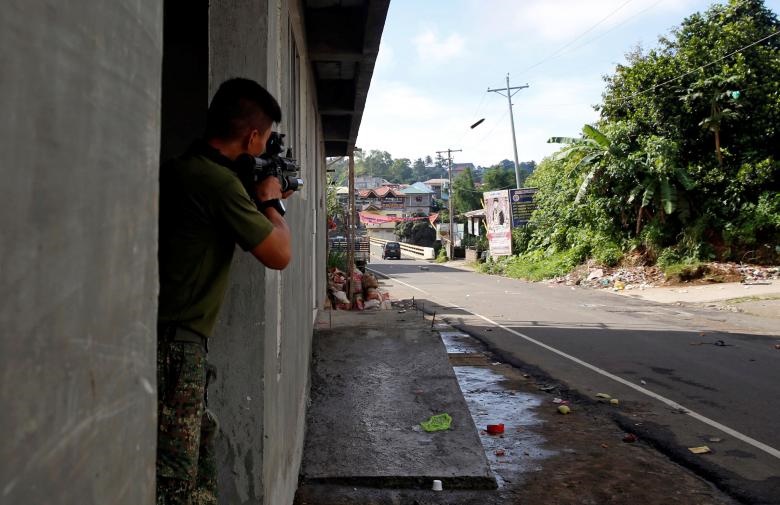 تصاویر | نبرد نیروهای ارتش فیلیپین با شبه نظامیان وابسته به داعش